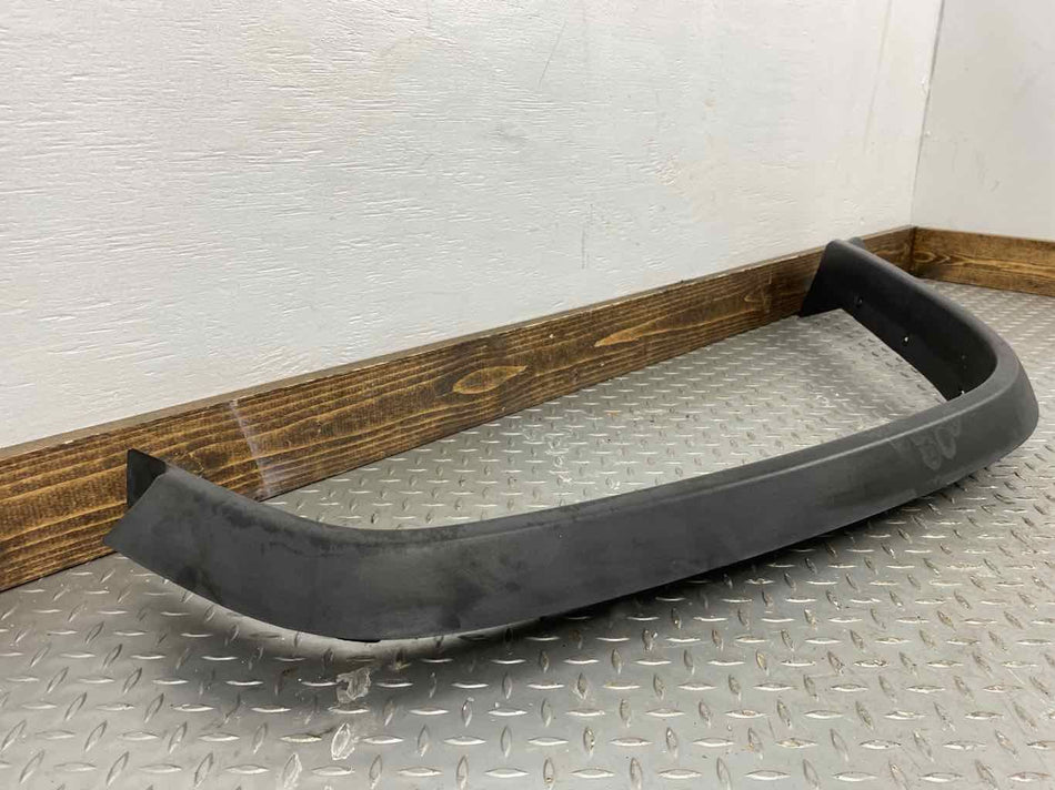 2006 Hummer H2- QUARTER PANEL MOULDING