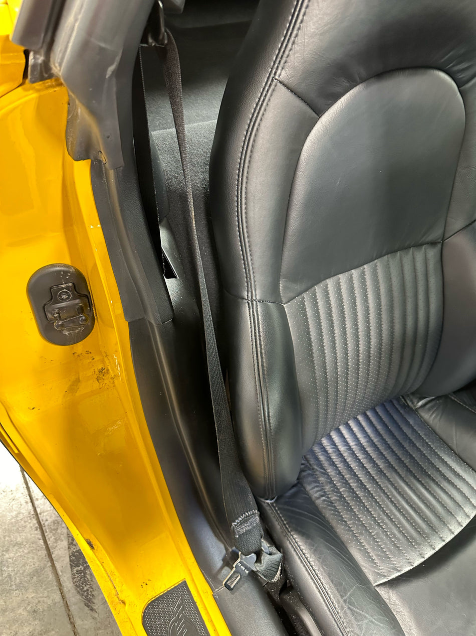 2004 Chevrolet Corvette- Front Seat Belt