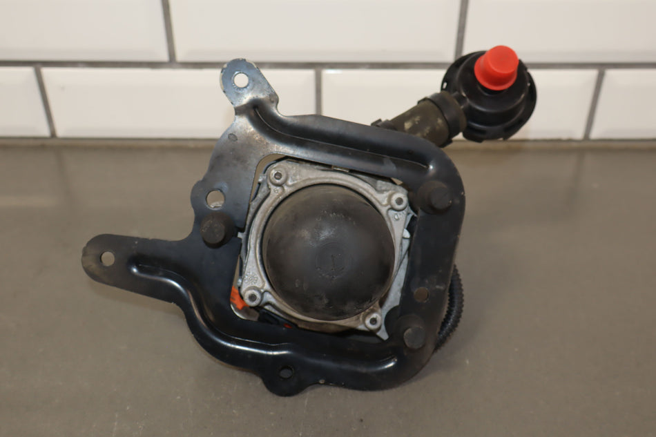 2000-2004 Chevrolet Corvette Air Pump 12568382