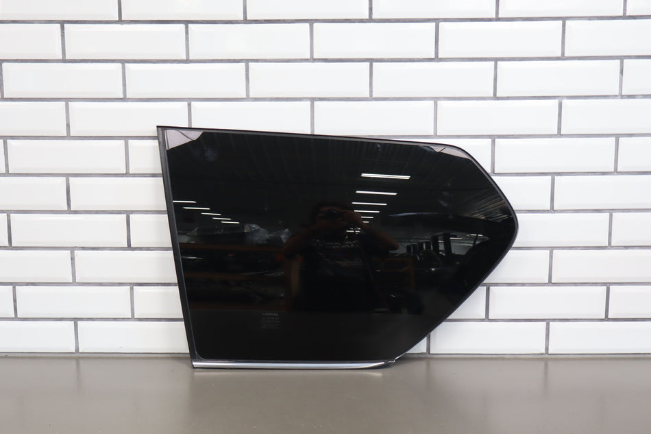 2013 Lexus GX460- QUARTER GLASS/WINDOW