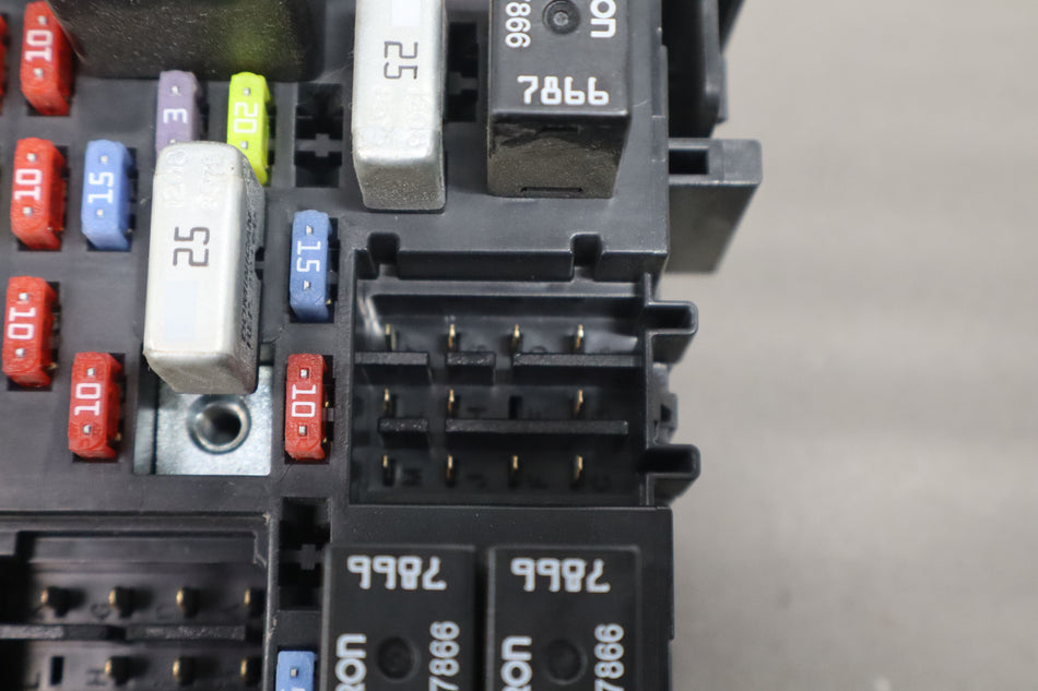 Cabin Fuse Box, 2002, Chevrolet, Silverado 1500