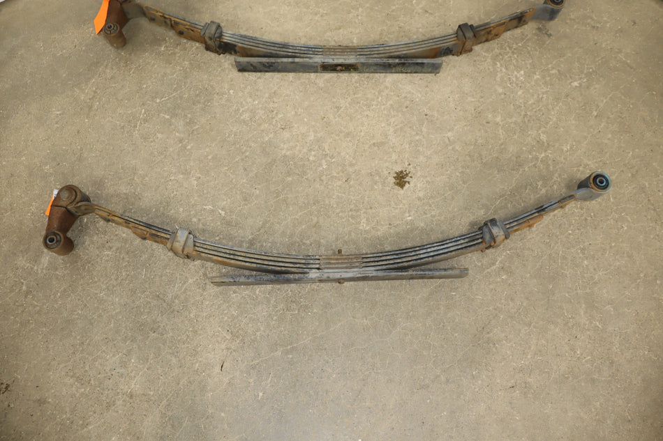 1999-2000 Cadillac Escalade Pair- Rear Leaf Springs 15032521 OEM