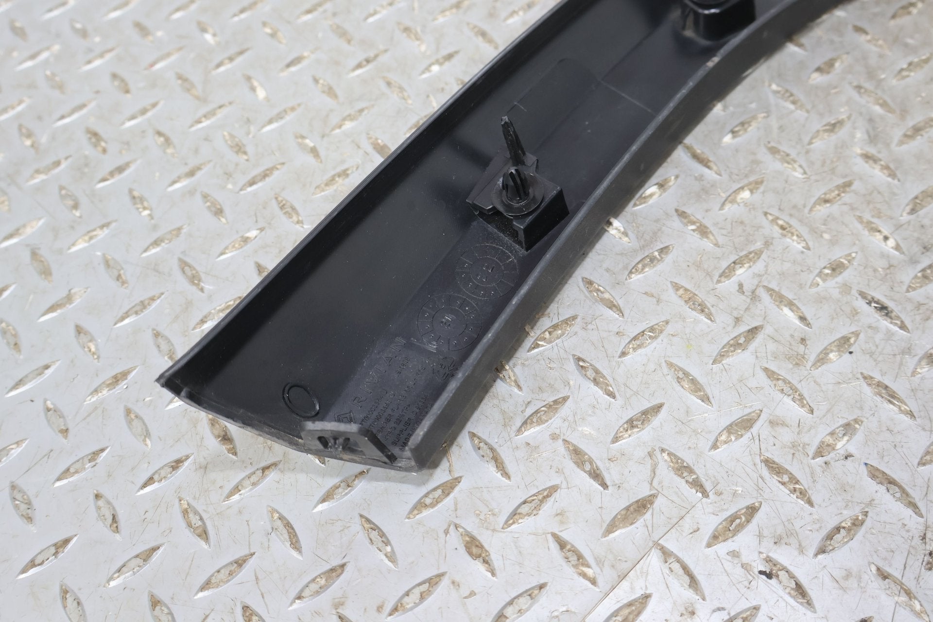 Fender Flare, 2022, Rivian, R1S