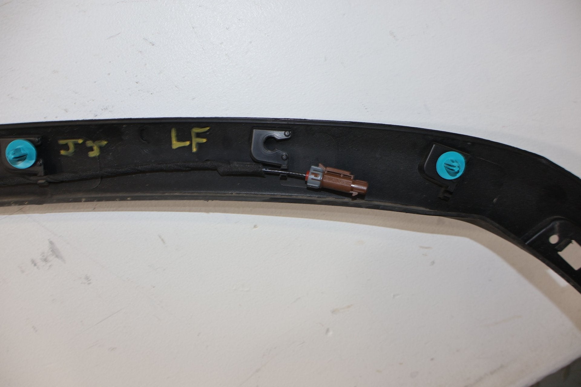 Fender Flare, 2022, Rivian, R1S