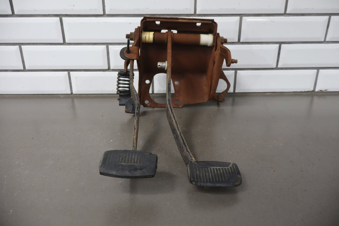 Ford F3TZ - 2455 - A Manual Clutch & Brake Pedal Assembly 1992 - 1997 F150 F250 F350