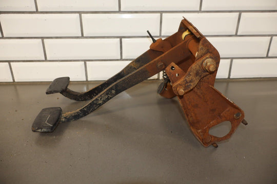 Ford F3TZ - 2455 - A Manual Clutch & Brake Pedal Assembly 1992 - 1997 F150 F250 F350