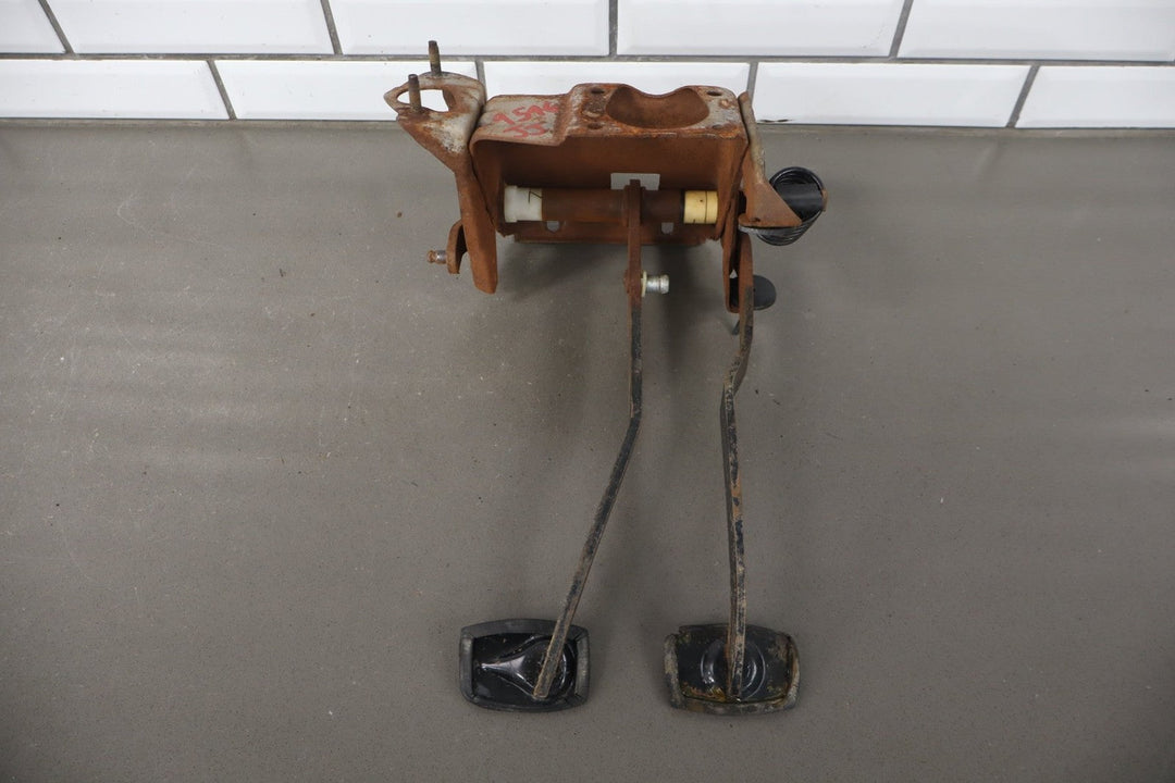 Ford F3TZ - 2455 - A Manual Clutch & Brake Pedal Assembly 1992 - 1997 F150 F250 F350