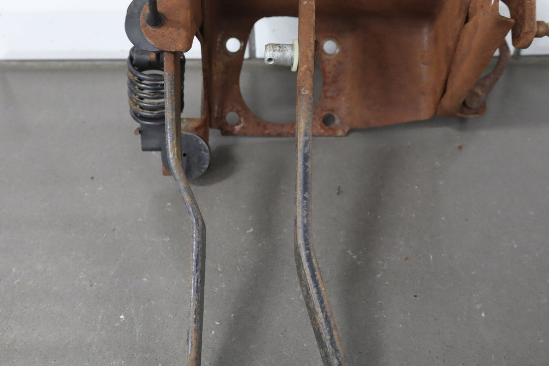 Ford F3TZ - 2455 - A Manual Clutch & Brake Pedal Assembly 1992 - 1997 F150 F250 F350