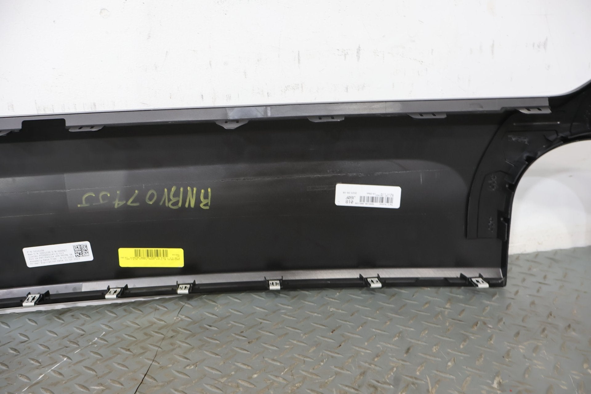 Front Bumper Cover, 2022, Rivian, R1S