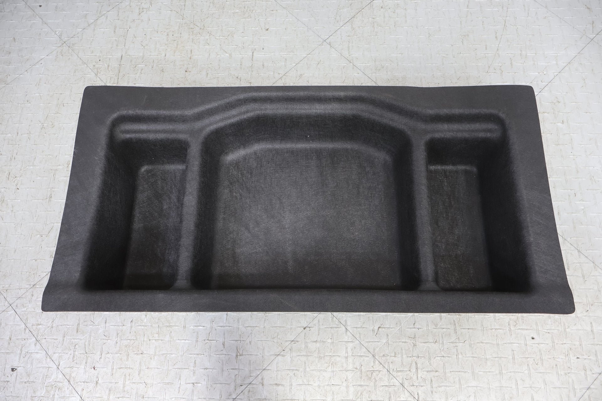 Front Carpet, 2022, Rivian, R1S