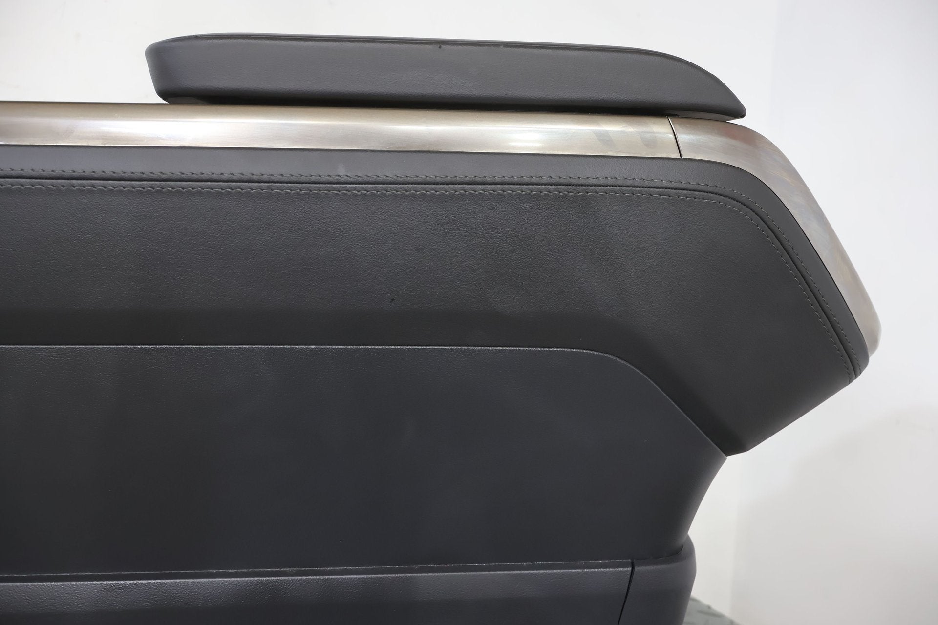 Front Console, 2022, Rivian, R1S