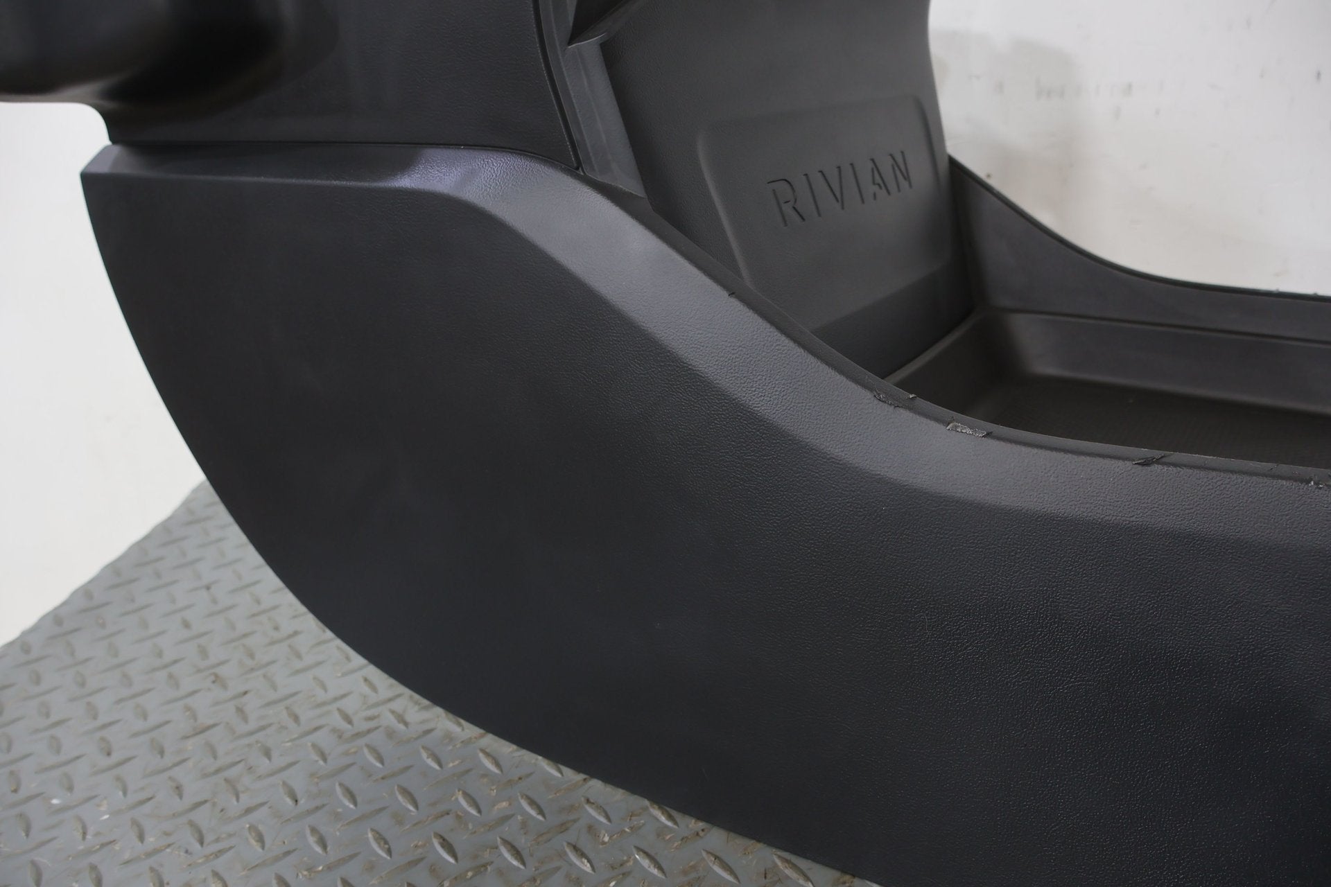 Front Console, 2022, Rivian, R1S