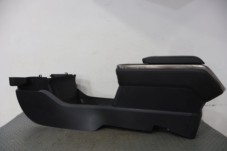 Front Console, 2022, Rivian, R1S