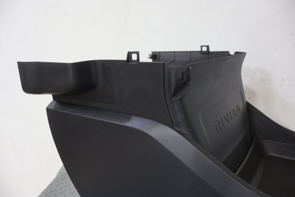 Front Console, 2022, Rivian, R1S