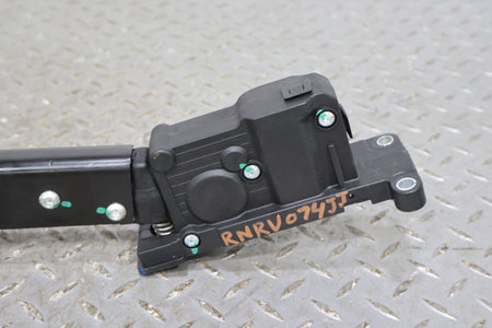 Gas Pedal, 2022, Rivian, R1S