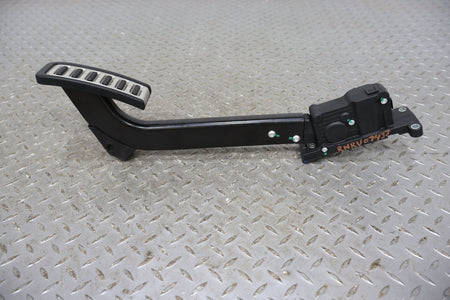 Gas Pedal, 2022, Rivian, R1S