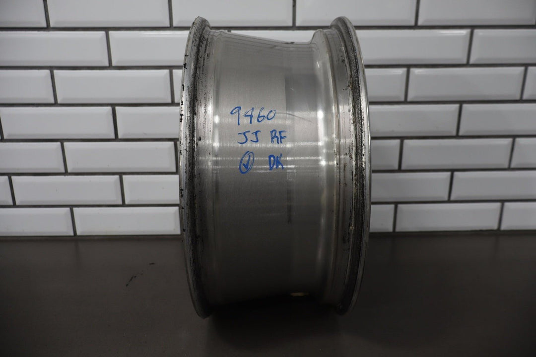 GMC Polished Yukon XL 1500 Sierra Denali OEM Wheel 17” 2001 - 2007 Factory 5132