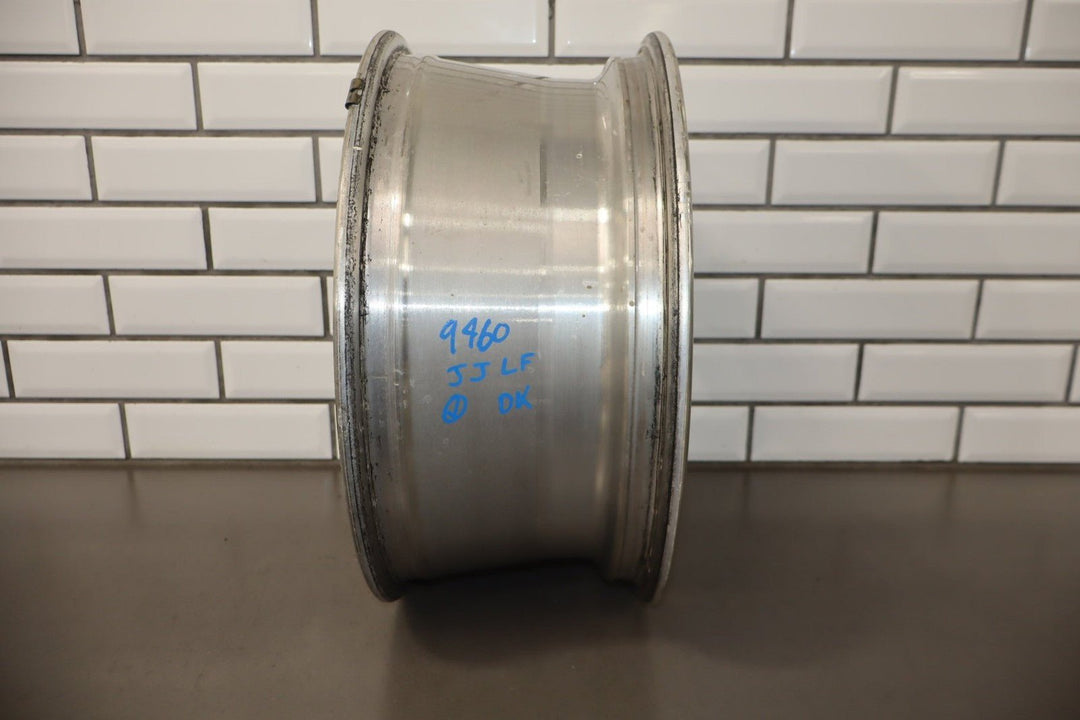 GMC Polished Yukon XL 1500 Sierra Denali OEM Wheel 17” 2001 - 2007 Factory 5132