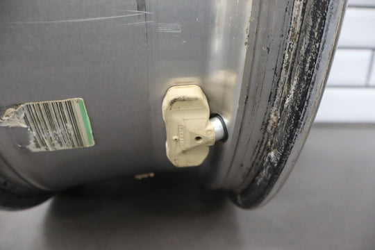 GMC Polished Yukon XL 1500 Sierra Denali OEM Wheel 17” 2001 - 2007 Factory 5132