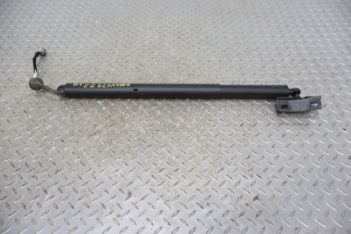 Hatch Strut, 2022, Rivian, R1S