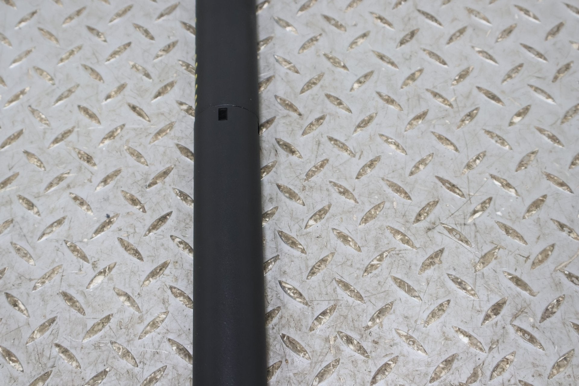 Hatch Strut, 2022, Rivian, R1S