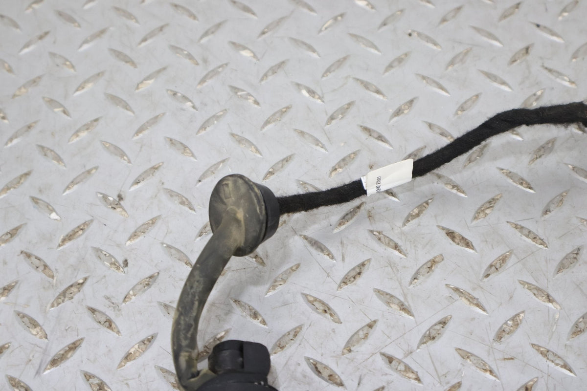 Hatch Strut, 2022, Rivian, R1S