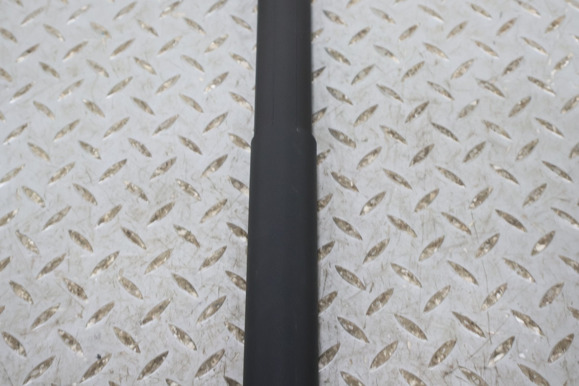 Hatch Strut, 2022, Rivian, R1S