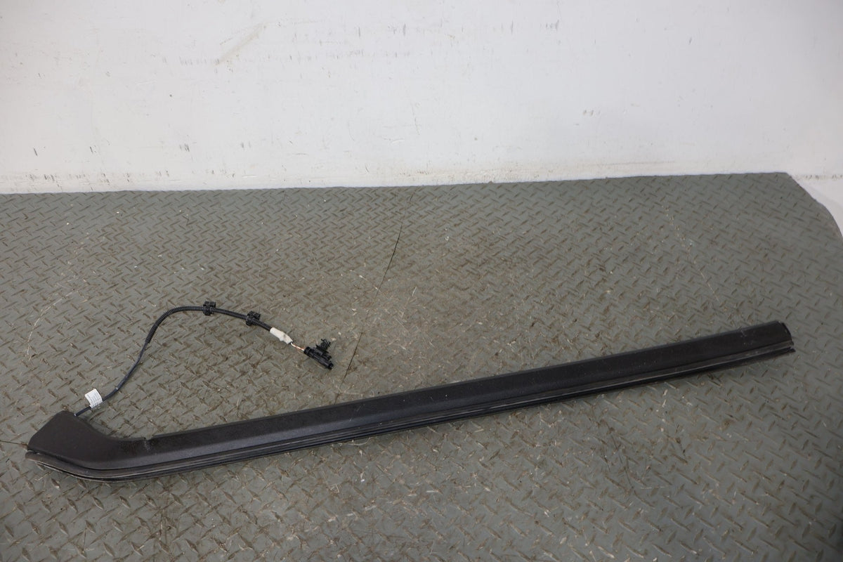Hood Deflector, 2022, Rivian, R1S