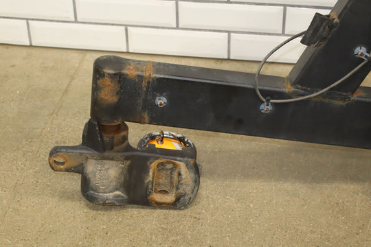 Hummer H2 SUV OEM Exterior Spare Tire Carrier W/Tow Hooks