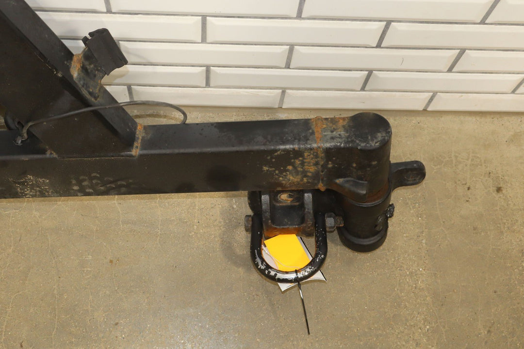 Hummer H2 SUV OEM Exterior Spare Tire Carrier W/Tow Hooks