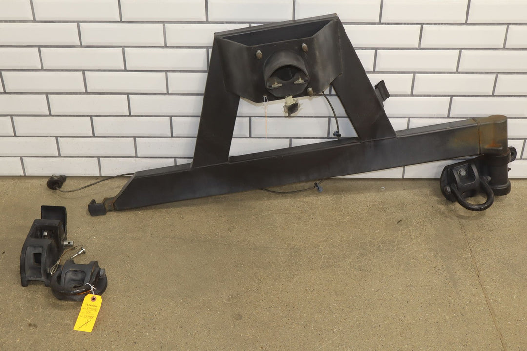 Hummer H2 SUV OEM Exterior Spare Tire Carrier W/Tow Hooks