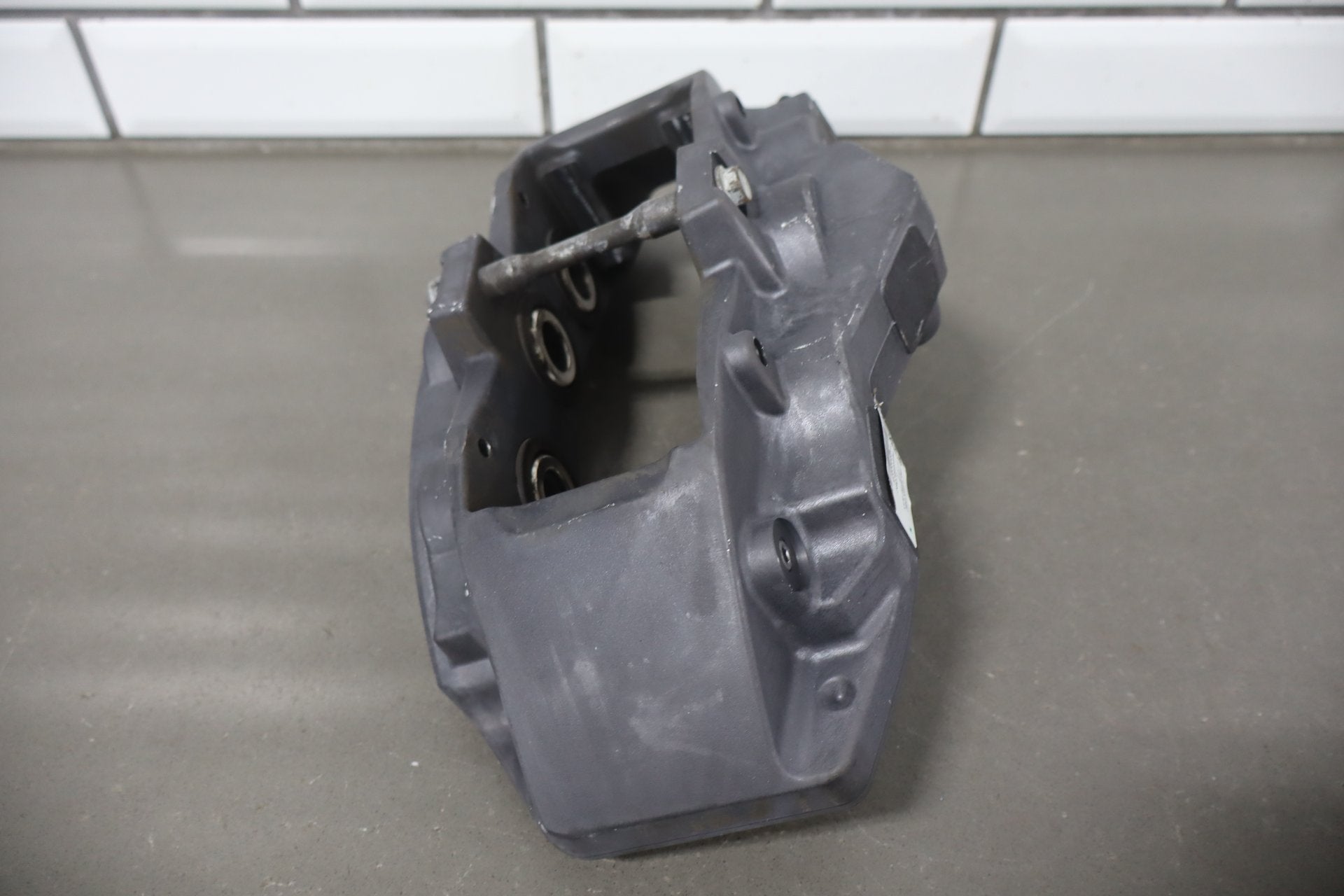 Left Front Brake 6 Piston Caliper 15-23 Dodge Challenger Charger SRT 6.2 6.4