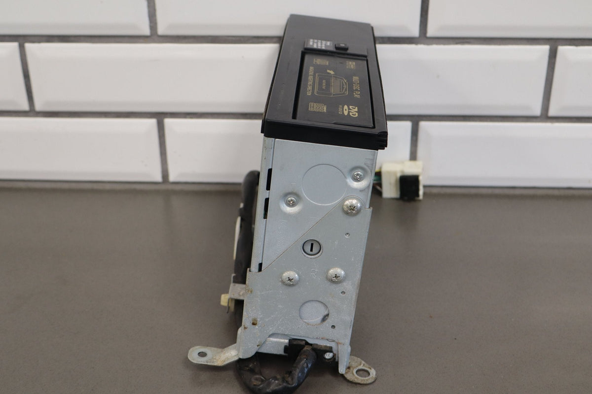 Lexus LX470 2003-2005 CD Disck changer 86270-60111
