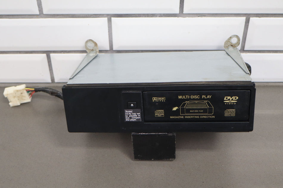 Lexus LX470 2003-2005 CD Disck changer 86270-60111