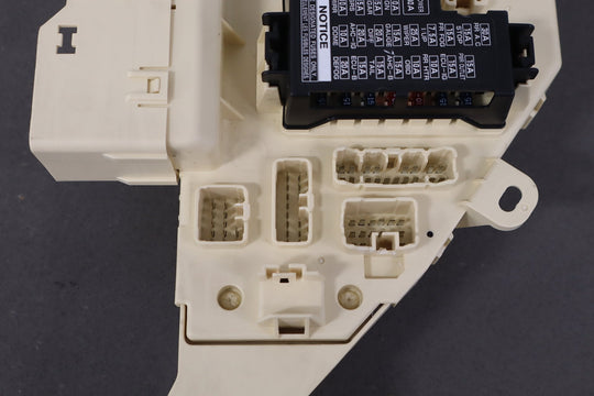 Lexus LX470 J100 4.7 Cabin Fuse Box