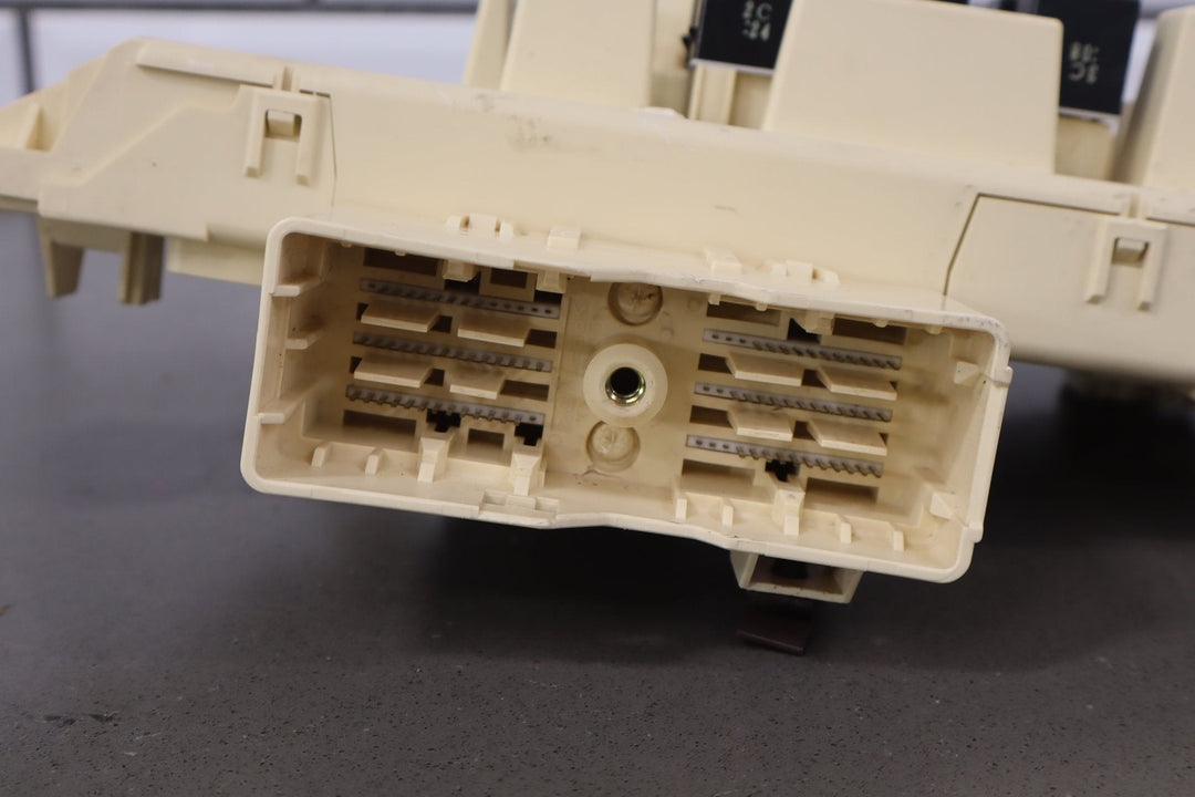Lexus LX470 J100 4.7 Cabin Fuse Box
