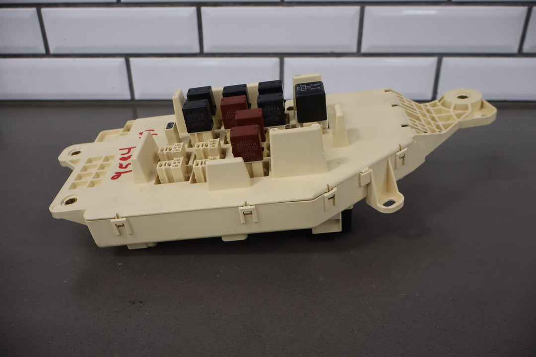 Lexus LX470 J100 4.7 Cabin Fuse Box