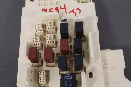 Lexus LX470 J100 4.7 Cabin Fuse Box