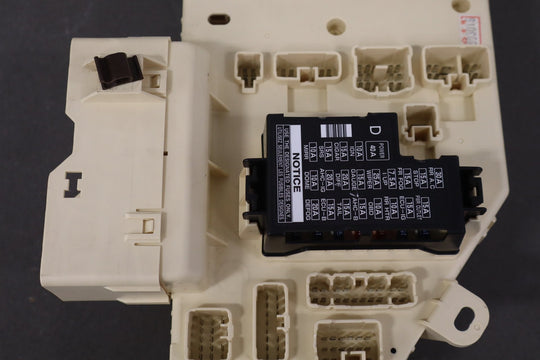 Lexus LX470 J100 4.7 Cabin Fuse Box