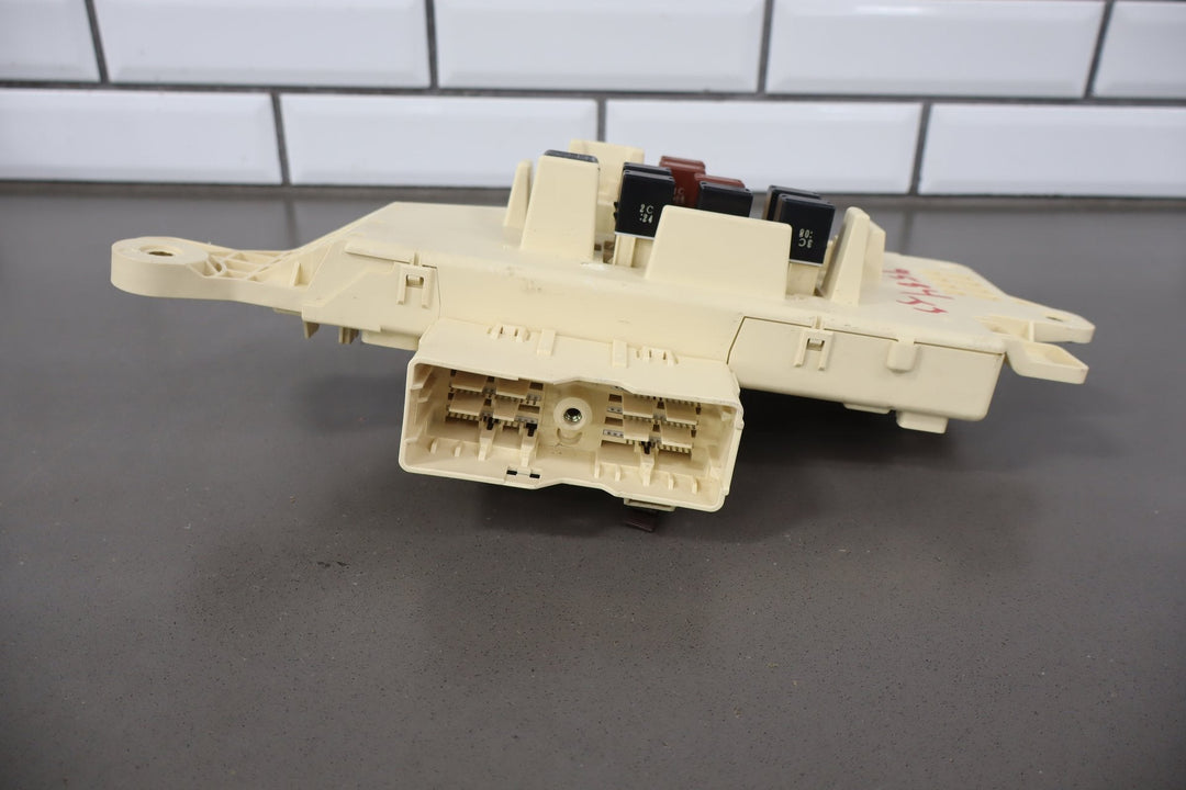 Lexus LX470 J100 4.7 Cabin Fuse Box