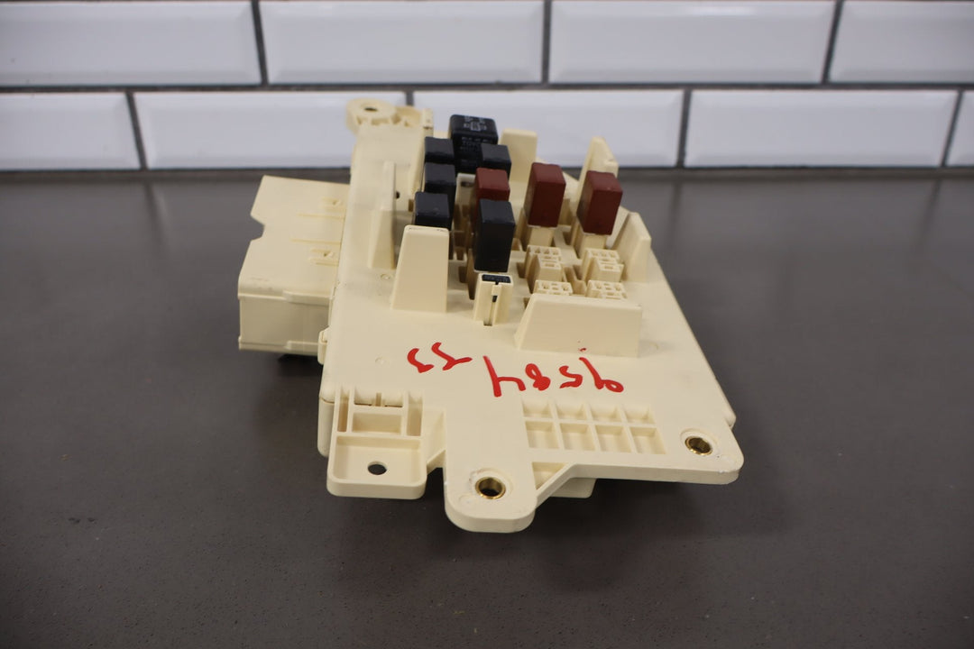 Lexus LX470 J100 4.7 Cabin Fuse Box