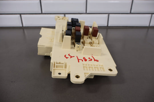 Lexus LX470 J100 4.7 Cabin Fuse Box