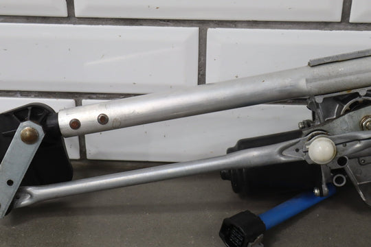 Mazda MX - 5 Miata Front Windshield Wiper Motor 2006 - 2015 NE5131138
