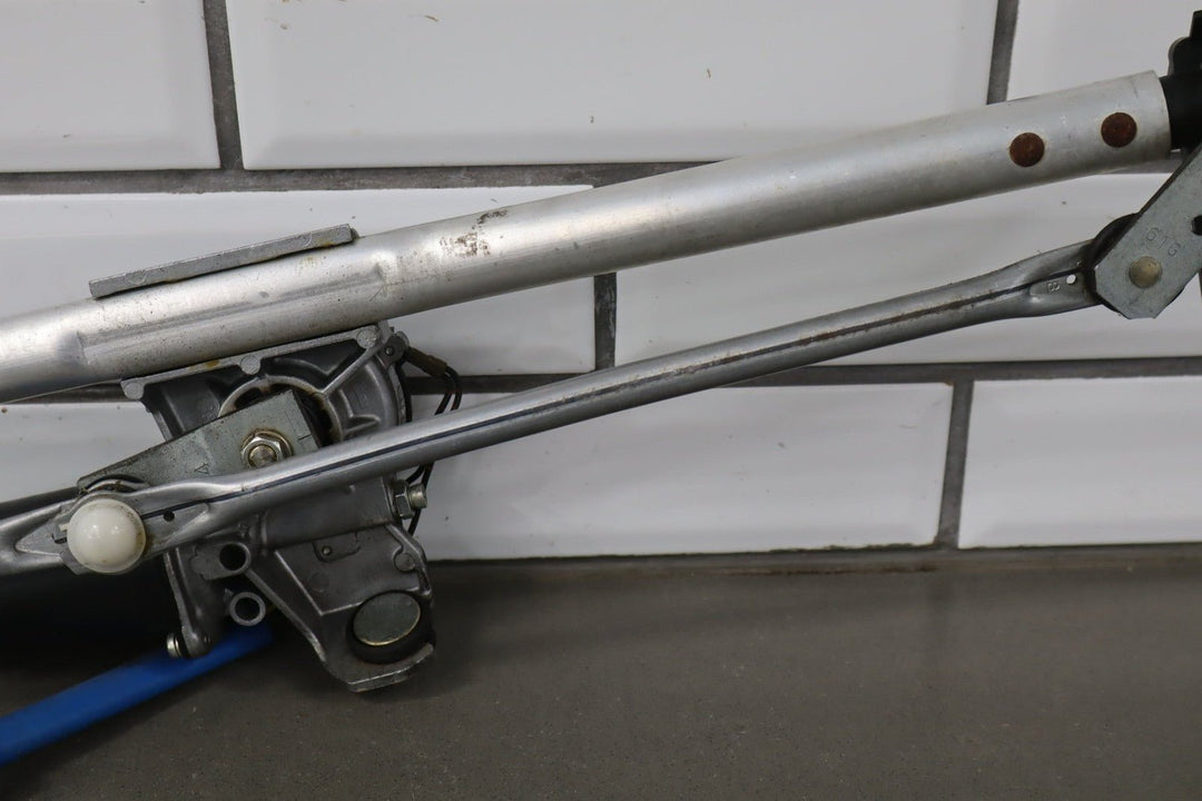 Mazda MX - 5 Miata Front Windshield Wiper Motor 2006 - 2015 NE5131138