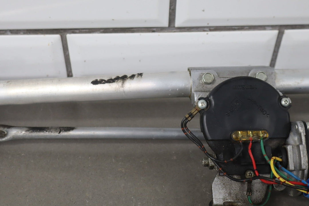 Mazda MX - 5 Miata Front Windshield Wiper Motor 2006 - 2015 NE5131138