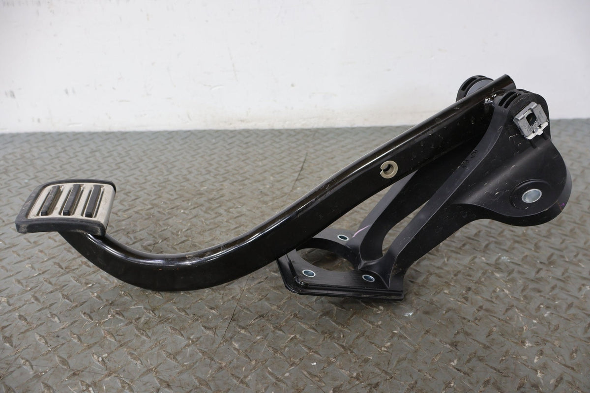 Pedal Assembly, 2022, Rivian, R1S