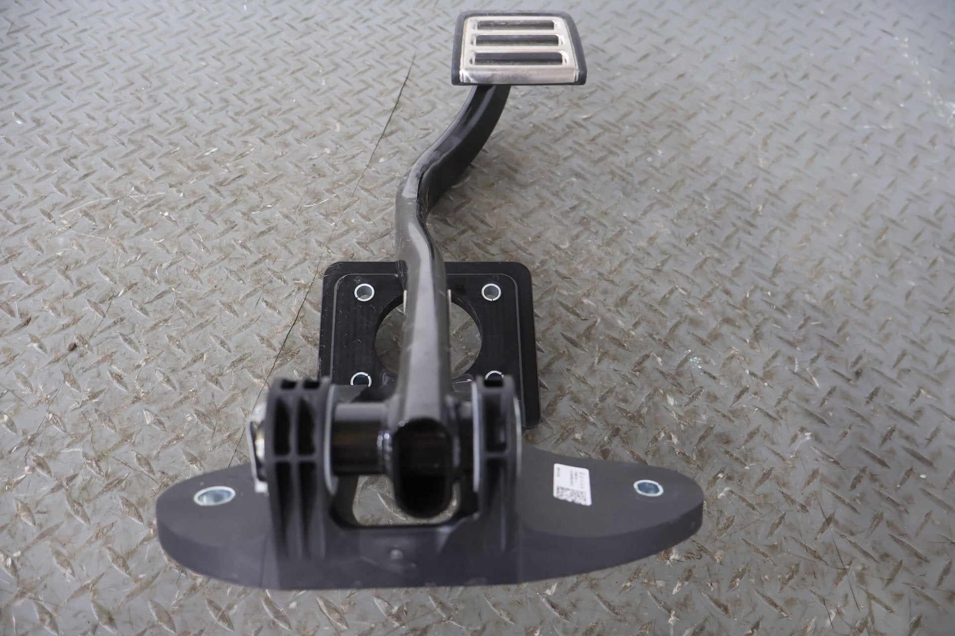 Pedal Assembly, 2022, Rivian, R1S