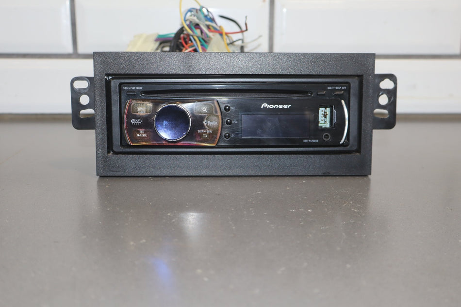 Pioneer DEH-P4200UB Single DIN CD Player