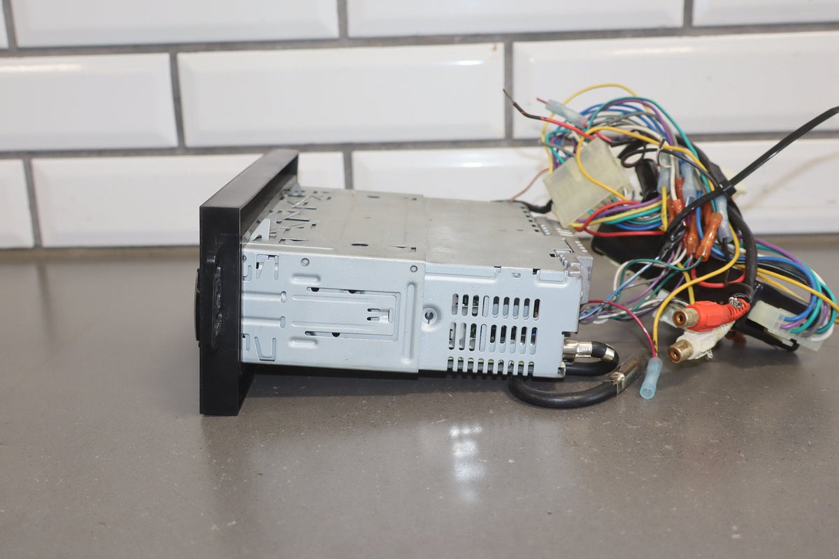 Pioneer DEH-P4200UB Single DIN CD Player