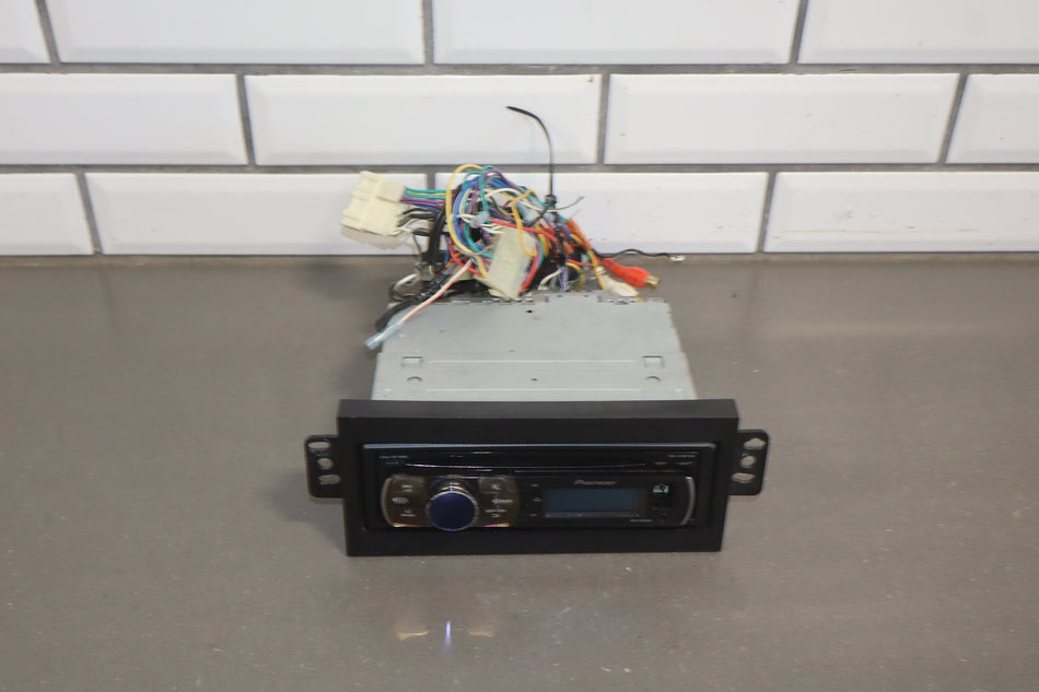 Pioneer DEH-P4200UB Single DIN CD Player